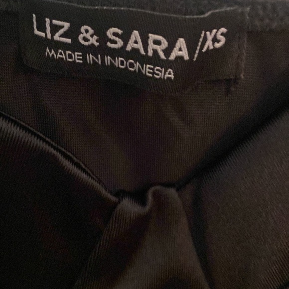 Black cropped tank top - Picture 3 of 3